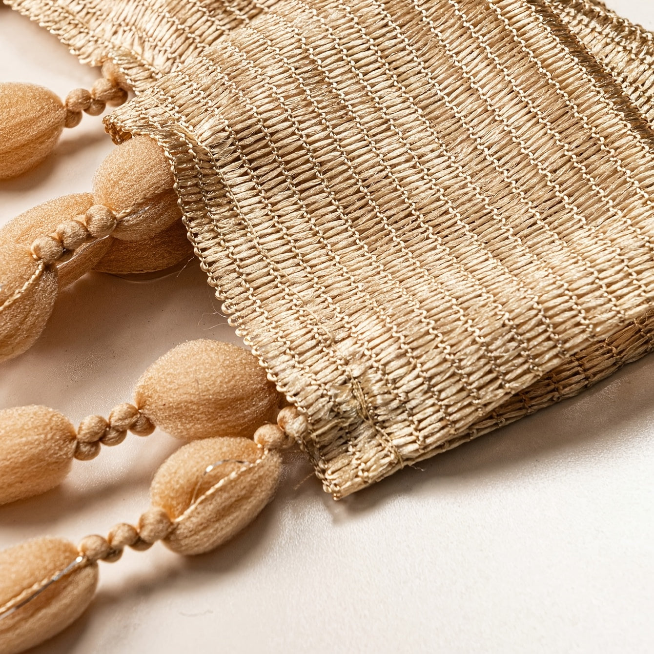 Boho Tyylinen Oviverho Helmillä Koristeltu
