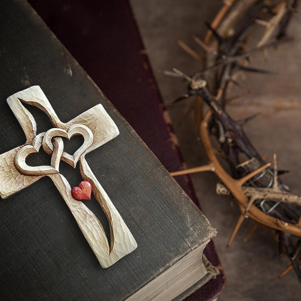 Ineinander Verschlungene Herzen | Geschnitztes Holzkreuz-Bella Webshop