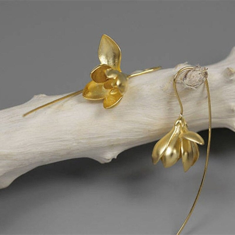 Magnolienblüten-Baumel-Ohrring-Bella Webshop